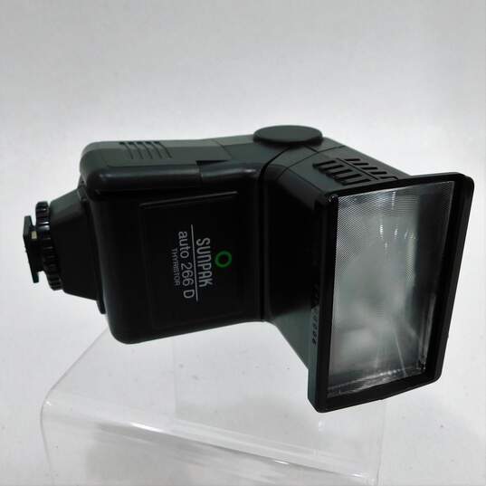 Pentax A3000 35mm Film Camera w/ Flash & Bag image number 6