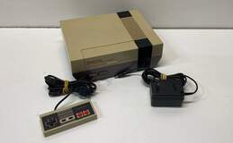 Nintendo Entertainment System NES Console w/ Accessories- Gray