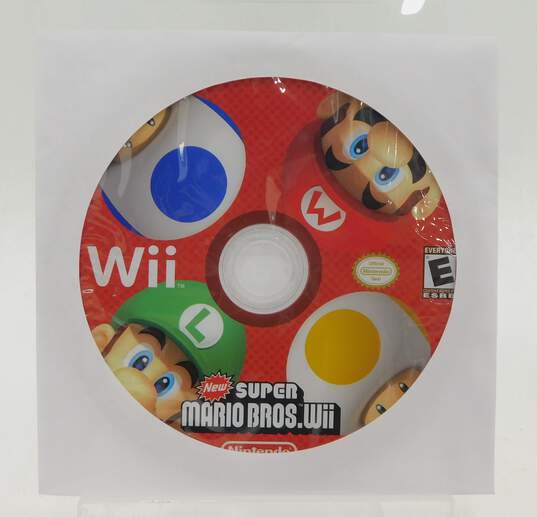 New Super Mario Bros. Wii Nintendo Wii, Game Only image number 1