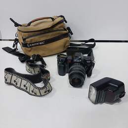 Minolta Maxxum 7000i Film Camera w/Sigma Zoom Lens & Flash in Bag