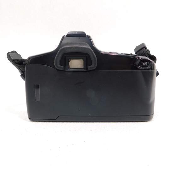 Minolta Maxxum 5000i SLR 35mm Film Camera W/ Lens & Case image number 3