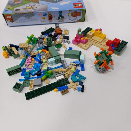 Lego Minecraft The Wool Farm & The Guardian Battle Building Sets image number 8