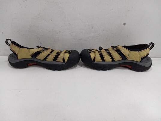 Men's Yellow Sandal Shoes Size 9 image number 5