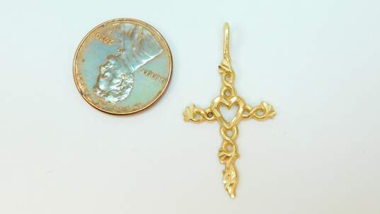 14K Yellow Gold Open Heart Cross Pendant Necklace 1.7g image number 6