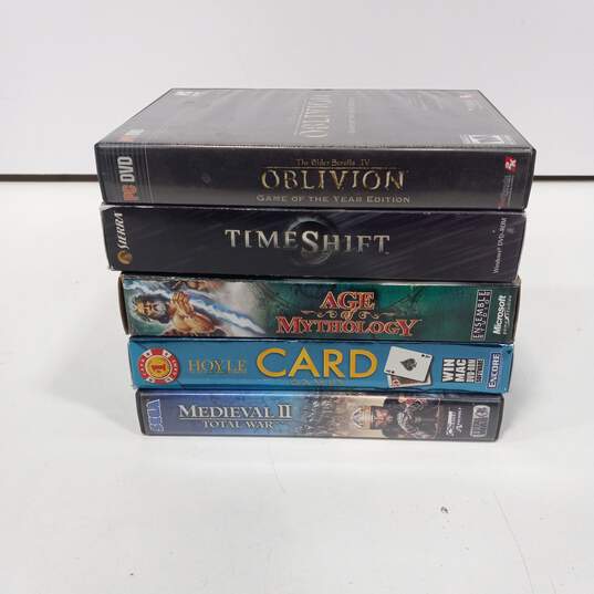Bundle of Assorted 5 PC Games image number 3