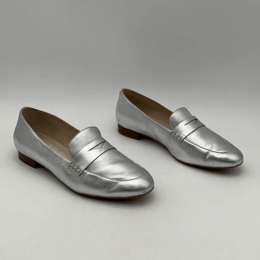 Womens Go To Pearson W21631 Silver Almond Toe Slip-On Loafer Flats Size 9 B image number 2