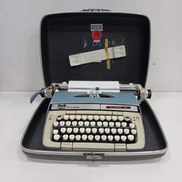 Vintage Smith & Corona Typewriter Model Classic 12 Typewriter & Hard-Sided Travel Case alternative image
