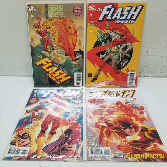 DC Flash Comic Books image number 5