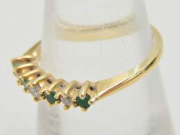 14K Yellow Gold Emerald & 0.12 CTTW Diamond Alternating Stone Ring 2.0g alternative image