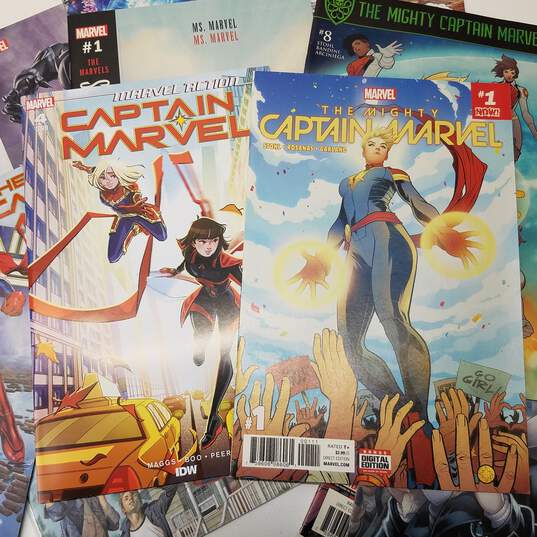 Marvel Captain Marvel Comic Books image number 3