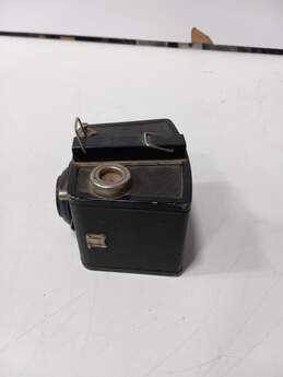 Vintage Kodak Brownie 620 Film Box Camera alternative image