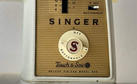 Singer Touch and Sew Sewing Machine Model 635-SOLD AS IS, FOR PARTS OR REPAIR image number 2