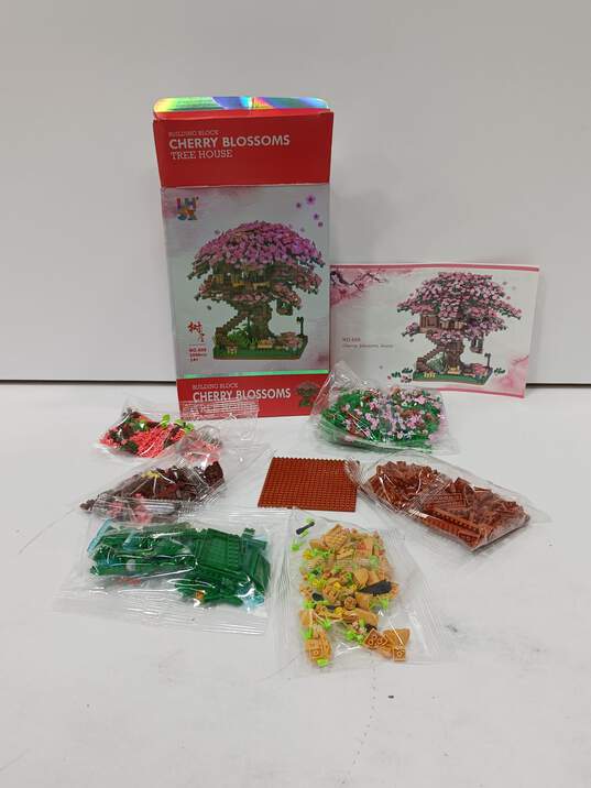 Building Block Cherry Blossoms Tree House No. 609 image number 1