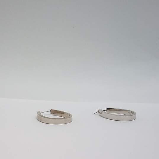 JCM 14k White Gold Oval Hoop 1 Inch Earrings 1.8g image number 3