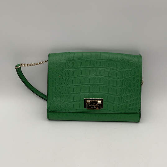 Womens Green Croc Embossed Chain Strap Pockets Flap Over Lock Crossbody Bag image number 1