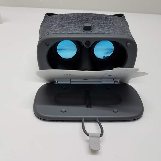 Google Daydream View Headset- Untested image number 2