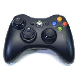 Microsoft Xbox 360 controllers - Lot of 2, Black alternative image