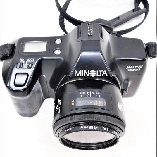 Minolta Maxxum 3000i Auto Exposure 50mm Film Camera w/ Case image number 3