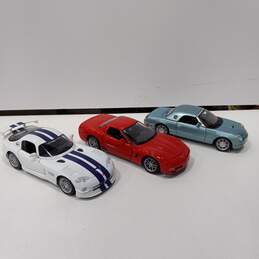 Maisto 3pc Set of Die Cast Collector Cars alternative image