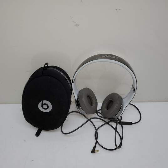 Untested Beats Solo #B0518 Over Ear Headphones w/ Case P/R image number 1