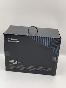 SM-R324 Gear Black Smartphone VR Headset w/ Controller E-0503738-G alternative image