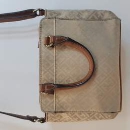 Dooney & Bourke woman’s Lola pouchette crossbody Handbags