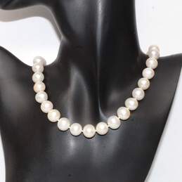 14K Yellow Gold Pearl Necklace alternative image