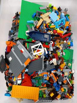 9.5 lb Bulk Assorted Building Toy Bricks & Pieces
