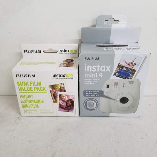 Fujifilm Instax Mini 9 Smokey White with Instax Mini Film Twin Pack