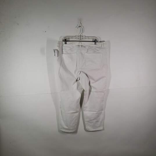 Womens Medium Wash 5 Pocket Design Regular Fit Capri Jeans Size 22 image number 2