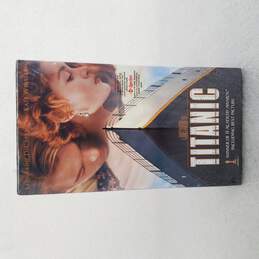 VHS Box Set TITANIC Part One And Two Paramount-Sealed