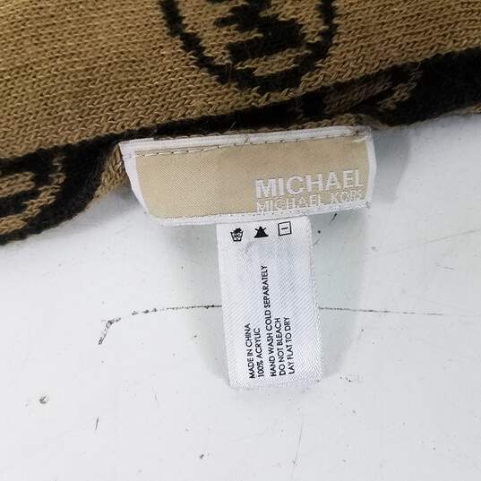 Michael Kors Signature Brown Reversible Women's Scarf image number 5