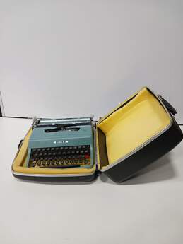 Vintage Olivetti Lettera Portable Typewriter In A Smith & Corona Hard Case