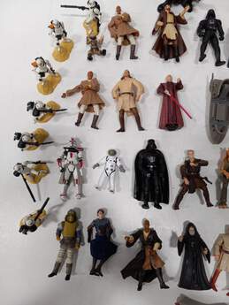 Bundle Of Assorted Star Wars Figurines alternative image