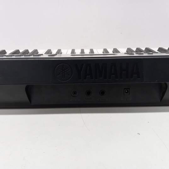 Yamaha YPT-260 Electronic Keyboard image number 5