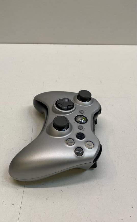Microsoft Xbox 360 controller - silver image number 4