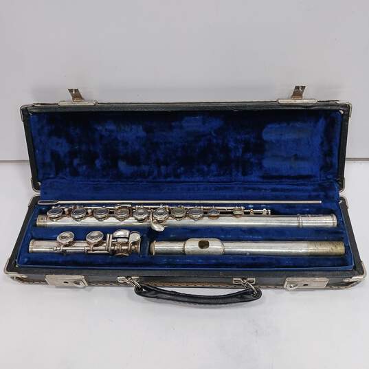 Bundy by Selmer Silver Plated Flute with Gemeinhardt Hard Case image number 1