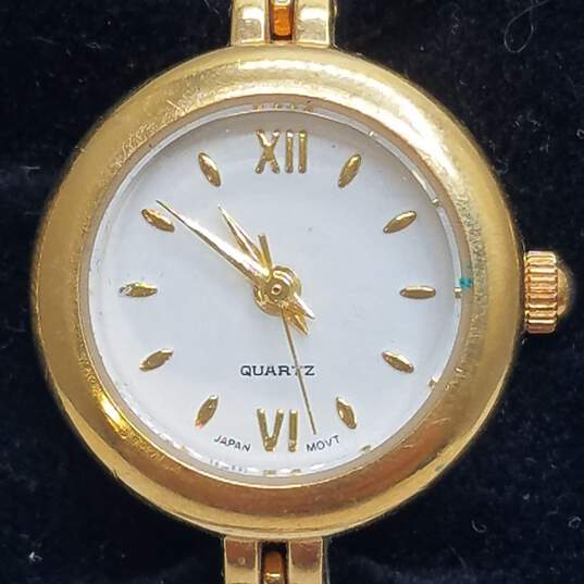 Vintage Guess Plus Brands Stainless Steel Watch Collection image number 3