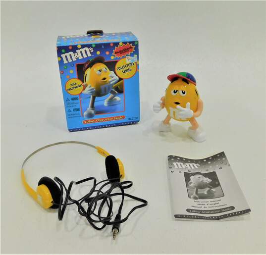 Lot of 2 M&M's Radio by Radio Shack Red & Yellow image number 3
