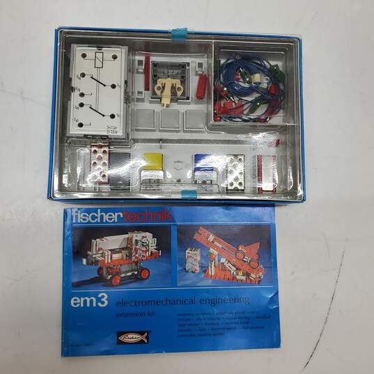 Set of 2 Fischer Technik EM3 and EC3 Building Toys image number 2