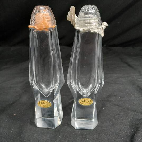 Clear Glass Ashtray w/ Salt & Pepper Shakers image number 4