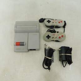 Nintendo Top Loader NES w/ 2 Controllers
