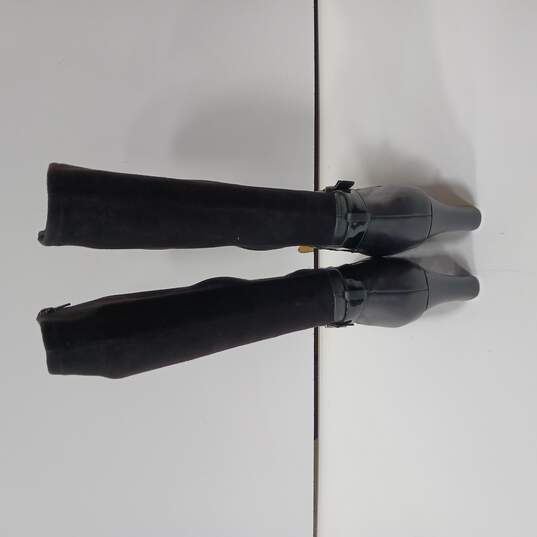 Women's Black Leather Shin High Boots Size 8 image number 2