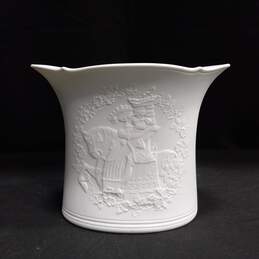Vintage Kaiser White Porcelain Flower Vase