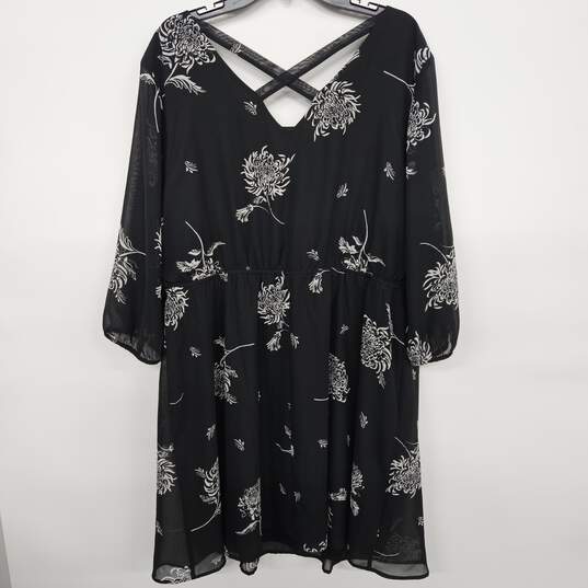Women's Black Floral Design Dress image number 2