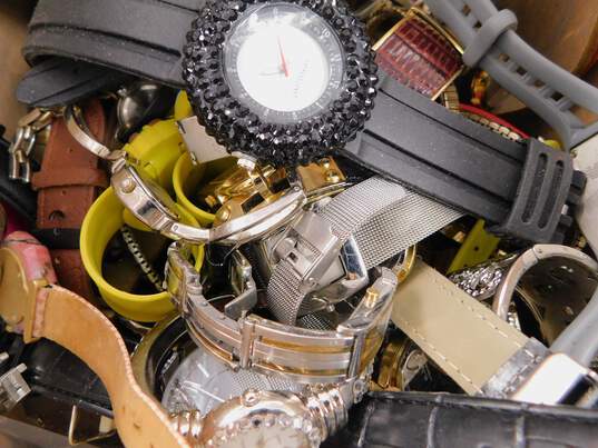 8.0lbs. BULK Watches & Watch Parts image number 3