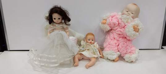 Bundle of 3 Assorted Dolls image number 1