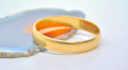 14K Yellow Gold Wedding Band Ring 2.5g alternative image