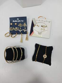 Bundle of Assorted Gold Tone Costume Jewelry