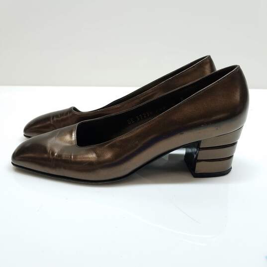 AUTHENTICATED COA Women's Salvatore Ferragamo Mary Jane Brown Pumps Size 6 image number 4